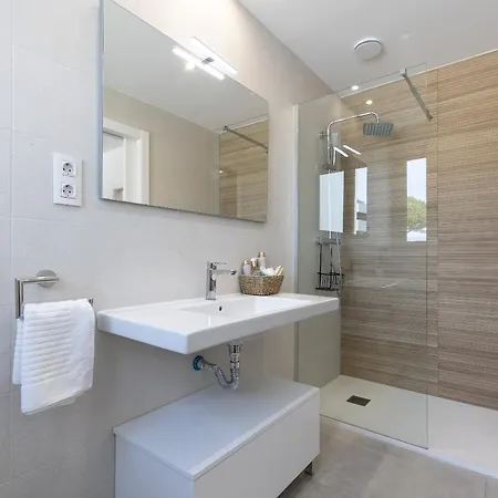 Uhc Portofino Vila *
